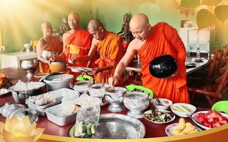 ถวายภัตตาหารแด่พระสงฆ์ ณ สถานชีวาภิบาล